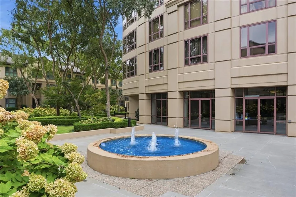 3475 Oak Valley Road Ne Unit 950, Atlanta, Georgia 30326, 1 Bedroom Bedrooms, 0 ,1 BathroomBathrooms,Residential,For Sale,3475 Oak Valley Road Ne Unit 950,7849489