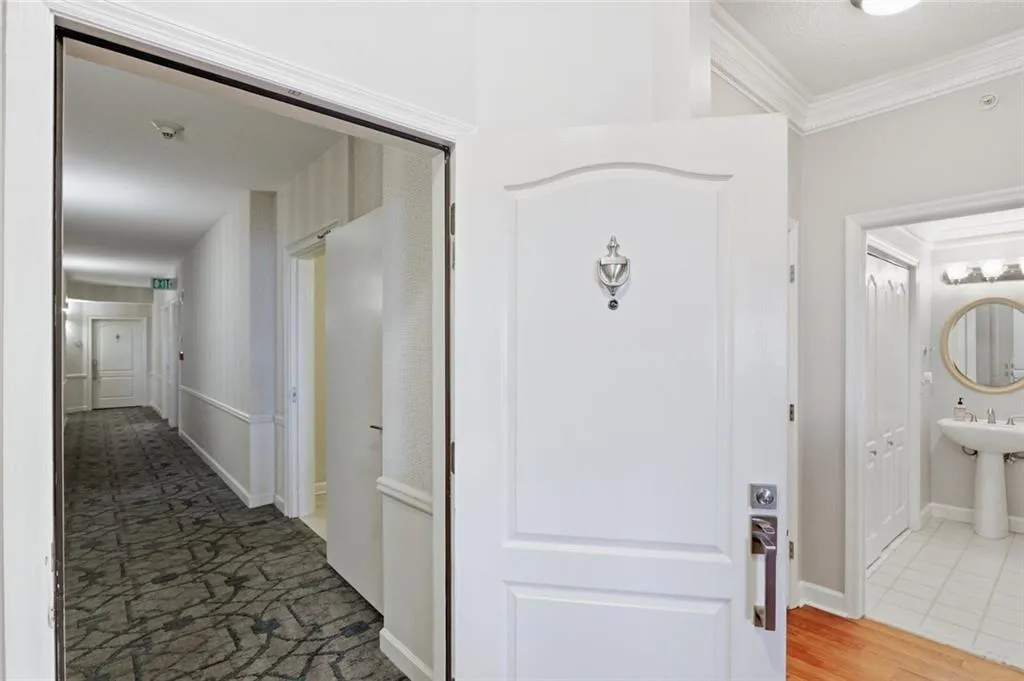 3475 Oak Valley Road Ne Unit 950, Atlanta, Georgia 30326, 1 Bedroom Bedrooms, 0 ,1 BathroomBathrooms,Residential,For Sale,3475 Oak Valley Road Ne Unit 950,7849489