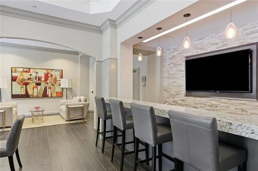 3475 Oak Valley Road Ne Unit 950, Atlanta, Georgia 30326, 1 Bedroom Bedrooms, 0 ,1 BathroomBathrooms,Residential,For Sale,3475 Oak Valley Road Ne Unit 950,7849489
