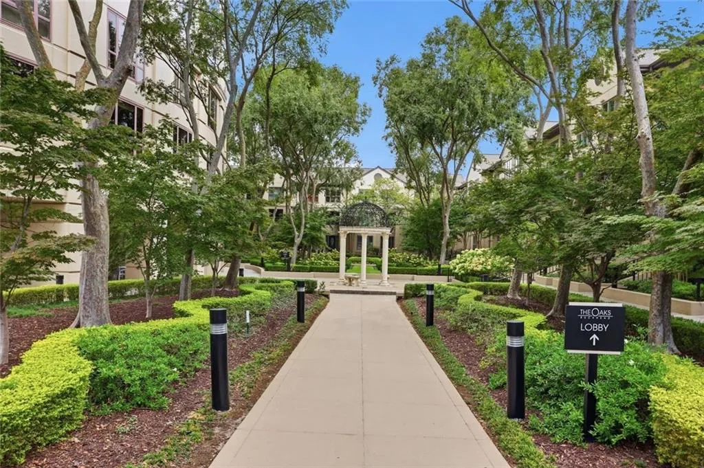 3475 Oak Valley Road Ne Unit 950, Atlanta, Georgia 30326, 1 Bedroom Bedrooms, 0 ,1 BathroomBathrooms,Residential,For Sale,3475 Oak Valley Road Ne Unit 950,7849489