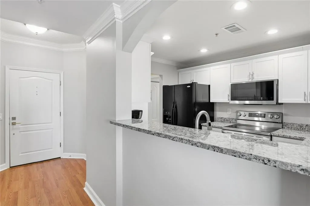 3475 Oak Valley Road Ne Unit 950, Atlanta, Georgia 30326, 1 Bedroom Bedrooms, 0 ,1 BathroomBathrooms,Residential,For Sale,3475 Oak Valley Road Ne Unit 950,7849489
