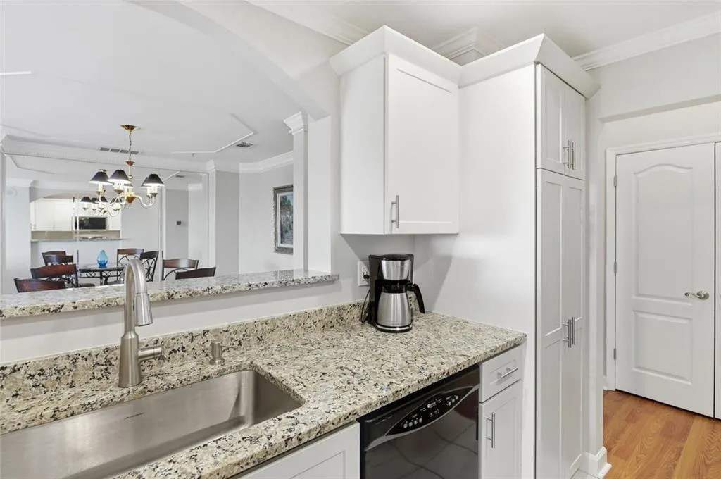 3475 Oak Valley Road Ne Unit 950, Atlanta, Georgia 30326, 1 Bedroom Bedrooms, 0 ,1 BathroomBathrooms,Residential,For Sale,3475 Oak Valley Road Ne Unit 950,7849489