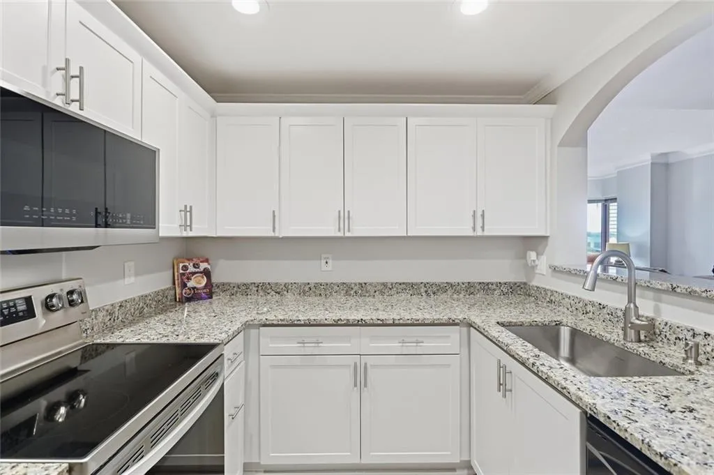 3475 Oak Valley Road Ne Unit 950, Atlanta, Georgia 30326, 1 Bedroom Bedrooms, 0 ,1 BathroomBathrooms,Residential,For Sale,3475 Oak Valley Road Ne Unit 950,7849489