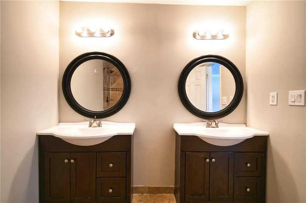 290 Winding River #j Road, Sandy Springs, Georgia 30350, 2 Bedrooms Bedrooms, ,2 BathroomsBathrooms,Residential,Sold,290 Winding River #j Road,6972994 290 Winding River #j Road, Sandy Springs, Georgia 30350, 2 Bedrooms Bedrooms, ,2 BathroomsBathrooms,Residential,Sold,290 Winding River #j Road,6972994