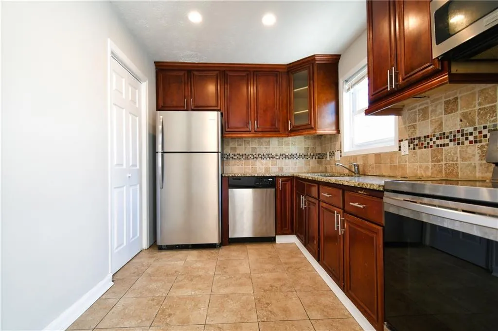 290 Winding River #j Road, Sandy Springs, Georgia 30350, 2 Bedrooms Bedrooms, ,2 BathroomsBathrooms,Residential,Sold,290 Winding River #j Road,6972994 290 Winding River #j Road, Sandy Springs, Georgia 30350, 2 Bedrooms Bedrooms, ,2 BathroomsBathrooms,Residential,Sold,290 Winding River #j Road,6972994