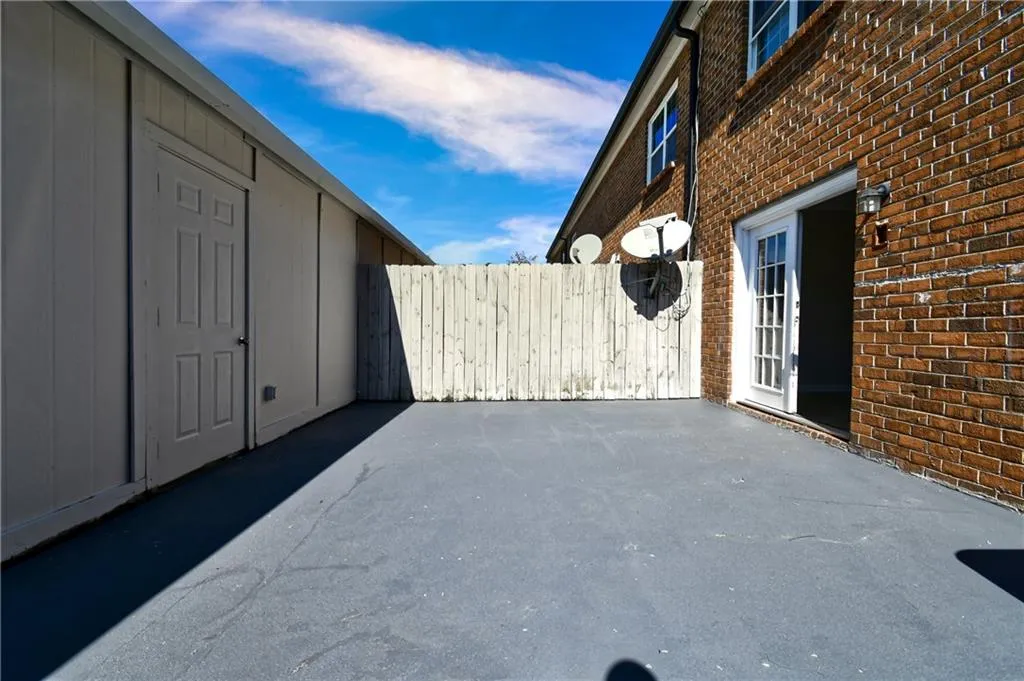 290 Winding River #j Road, Sandy Springs, Georgia 30350, 2 Bedrooms Bedrooms, ,2 BathroomsBathrooms,Residential,Sold,290 Winding River #j Road,6972994 290 Winding River #j Road, Sandy Springs, Georgia 30350, 2 Bedrooms Bedrooms, ,2 BathroomsBathrooms,Residential,Sold,290 Winding River #j Road,6972994