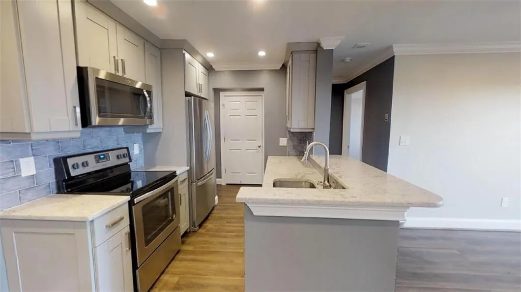 300 Johnson Ferry Road Ne Unit B912, Sandy Springs, Georgia 30328, 1 Bedroom Bedrooms, ,1 BathroomBathrooms,Residential,Sold,300 Johnson Ferry Road Ne Unit B912,7166457