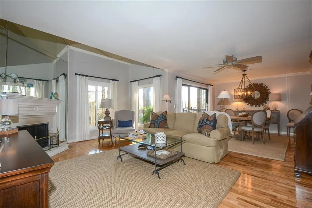14 Forrest Place Unit 14, Sandy Springs, Georgia 30328, 3 Bedrooms Bedrooms, ,2 BathroomsBathrooms,Residential,Sold,14 Forrest Place Unit 14,5664583