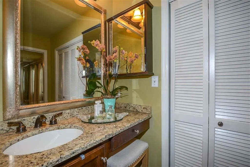 14 Forrest Place Unit 14, Sandy Springs, Georgia 30328, 3 Bedrooms Bedrooms, ,2 BathroomsBathrooms,Residential,Sold,14 Forrest Place Unit 14,5664583
