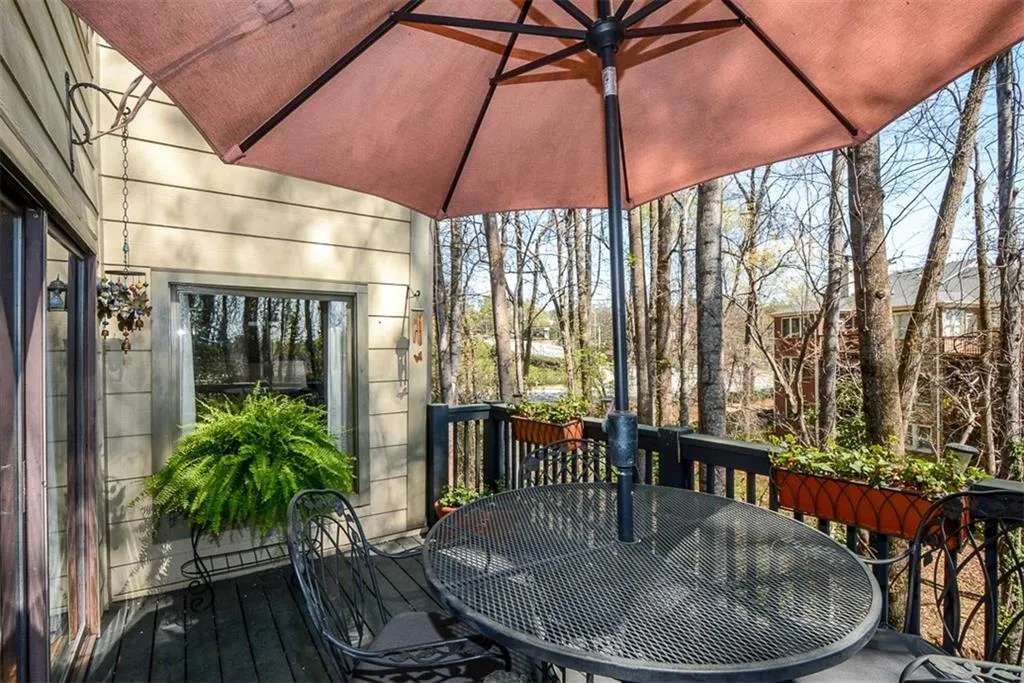 14 Forrest Place Unit 14, Sandy Springs, Georgia 30328, 3 Bedrooms Bedrooms, ,2 BathroomsBathrooms,Residential,Sold,14 Forrest Place Unit 14,5664583
