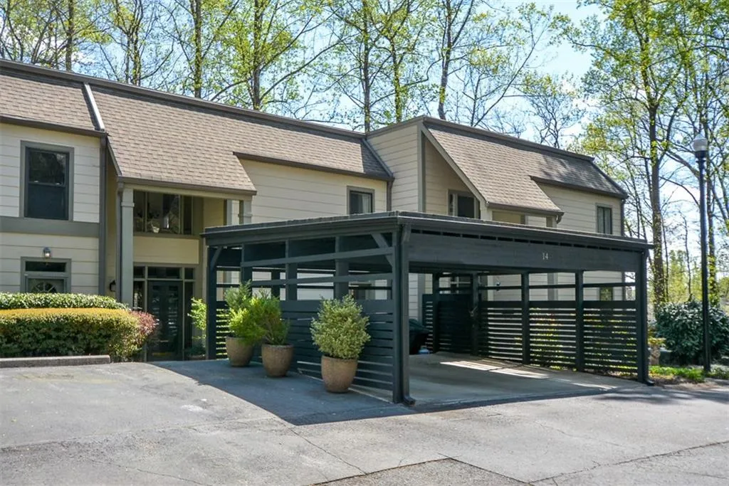 14 Forrest Place Unit 14, Sandy Springs, Georgia 30328, 3 Bedrooms Bedrooms, ,2 BathroomsBathrooms,Residential,Sold,14 Forrest Place Unit 14,5664583
