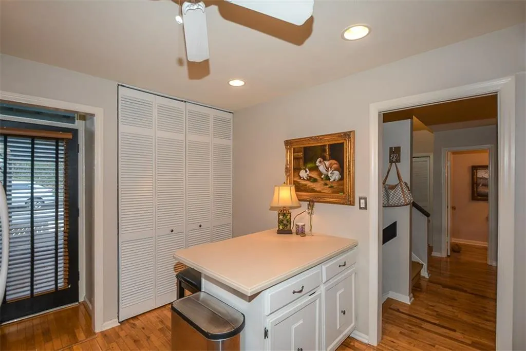 14 Forrest Place Unit 14, Sandy Springs, Georgia 30328, 3 Bedrooms Bedrooms, ,2 BathroomsBathrooms,Residential,Sold,14 Forrest Place Unit 14,5664583