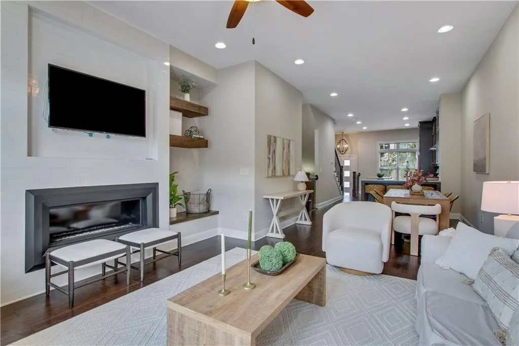 4103 Township Parkway, Atlanta, Georgia 30342, 2 Bedrooms Bedrooms, ,2 BathroomsBathrooms,Residential,For Sale,4103 Township Parkway,7663005
