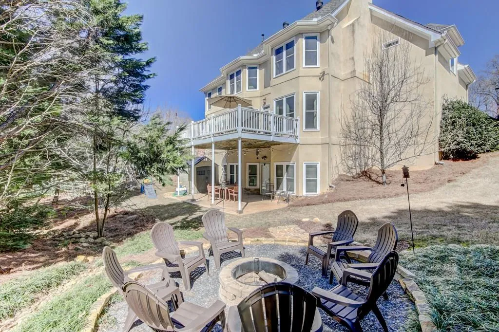 540 Fountain Oaks Way, Atlanta, Georgia 30342, 5 Bedrooms Bedrooms, ,3 BathroomsBathrooms,Residential,Sold,540 Fountain Oaks Way,6515694