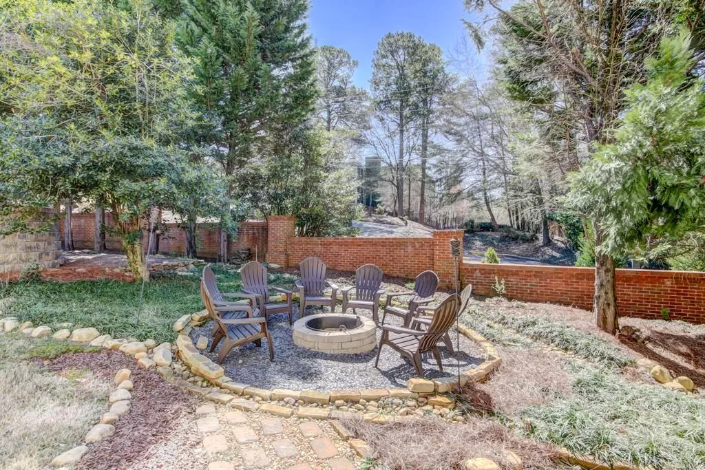 540 Fountain Oaks Way, Atlanta, Georgia 30342, 5 Bedrooms Bedrooms, ,3 BathroomsBathrooms,Residential,Sold,540 Fountain Oaks Way,6515694