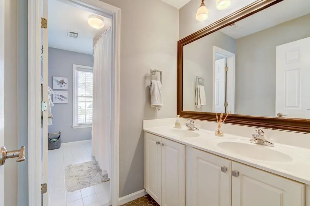 540 Fountain Oaks Way, Atlanta, Georgia 30342, 5 Bedrooms Bedrooms, ,3 BathroomsBathrooms,Residential,Sold,540 Fountain Oaks Way,6515694