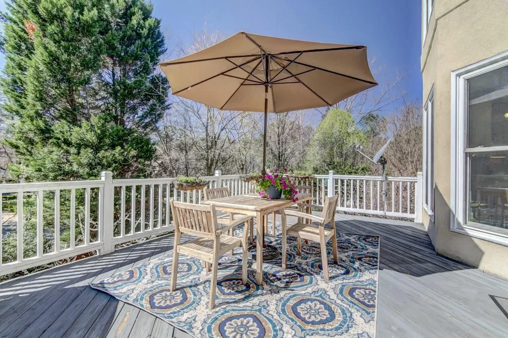 540 Fountain Oaks Way, Atlanta, Georgia 30342, 5 Bedrooms Bedrooms, ,3 BathroomsBathrooms,Residential,Sold,540 Fountain Oaks Way,6515694