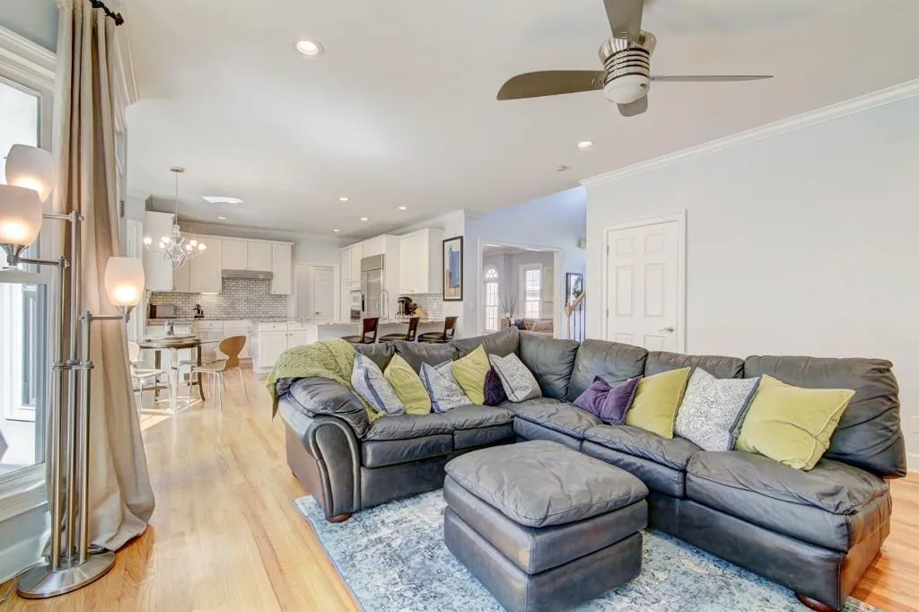 540 Fountain Oaks Way, Atlanta, Georgia 30342, 5 Bedrooms Bedrooms, ,3 BathroomsBathrooms,Residential,Sold,540 Fountain Oaks Way,6515694