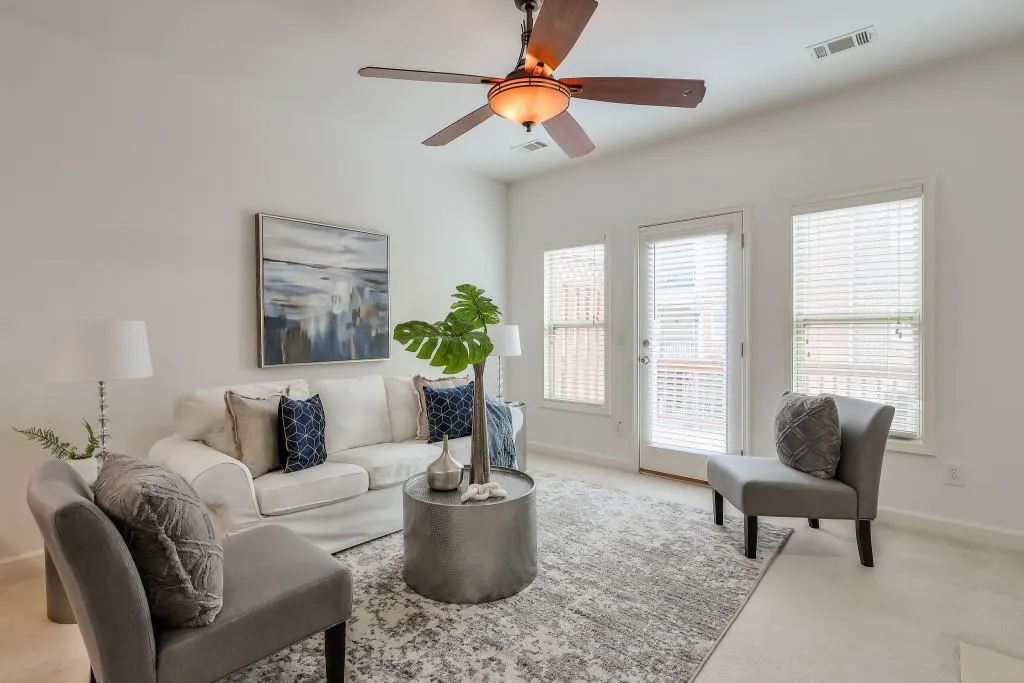 7180 Glisten Avenue, Atlanta, Georgia 30328, 3 Bedrooms Bedrooms, ,3 BathroomsBathrooms,Residential,Sold,7180 Glisten Avenue,7536115