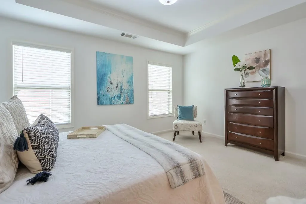 7180 Glisten Avenue, Atlanta, Georgia 30328, 3 Bedrooms Bedrooms, ,3 BathroomsBathrooms,Residential,Sold,7180 Glisten Avenue,7536115