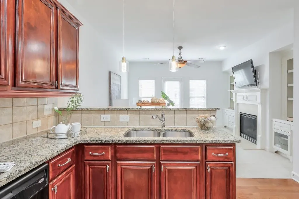 7180 Glisten Avenue, Atlanta, Georgia 30328, 3 Bedrooms Bedrooms, ,3 BathroomsBathrooms,Residential,Sold,7180 Glisten Avenue,7536115