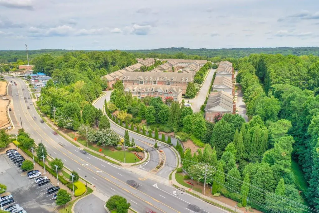 7180 Glisten Avenue, Atlanta, Georgia 30328, 3 Bedrooms Bedrooms, ,3 BathroomsBathrooms,Residential,Sold,7180 Glisten Avenue,7536115