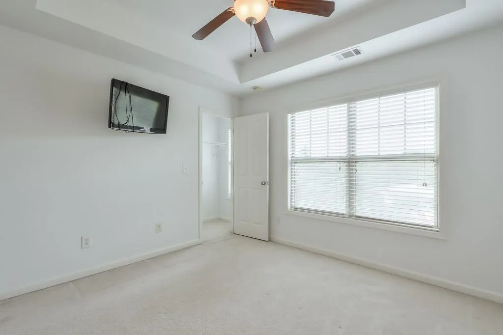 7180 Glisten Avenue, Atlanta, Georgia 30328, 3 Bedrooms Bedrooms, ,3 BathroomsBathrooms,Residential,Sold,7180 Glisten Avenue,7536115