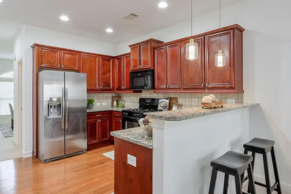 7180 Glisten Avenue, Atlanta, Georgia 30328, 3 Bedrooms Bedrooms, ,3 BathroomsBathrooms,Residential,Sold,7180 Glisten Avenue,7536115
