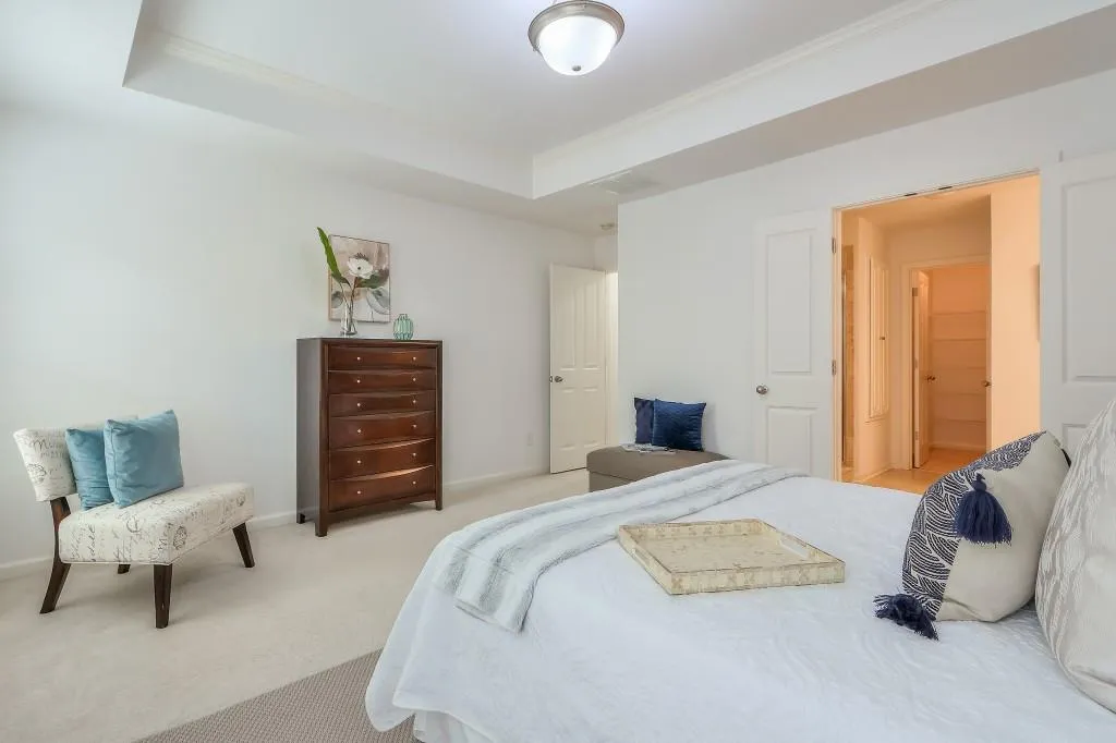 7180 Glisten Avenue, Atlanta, Georgia 30328, 3 Bedrooms Bedrooms, ,3 BathroomsBathrooms,Residential,Sold,7180 Glisten Avenue,7536115