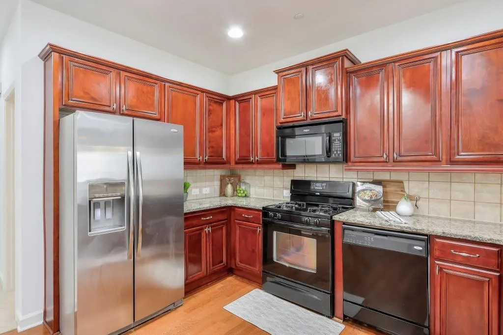 7180 Glisten Avenue, Atlanta, Georgia 30328, 3 Bedrooms Bedrooms, ,3 BathroomsBathrooms,Residential,Sold,7180 Glisten Avenue,7536115