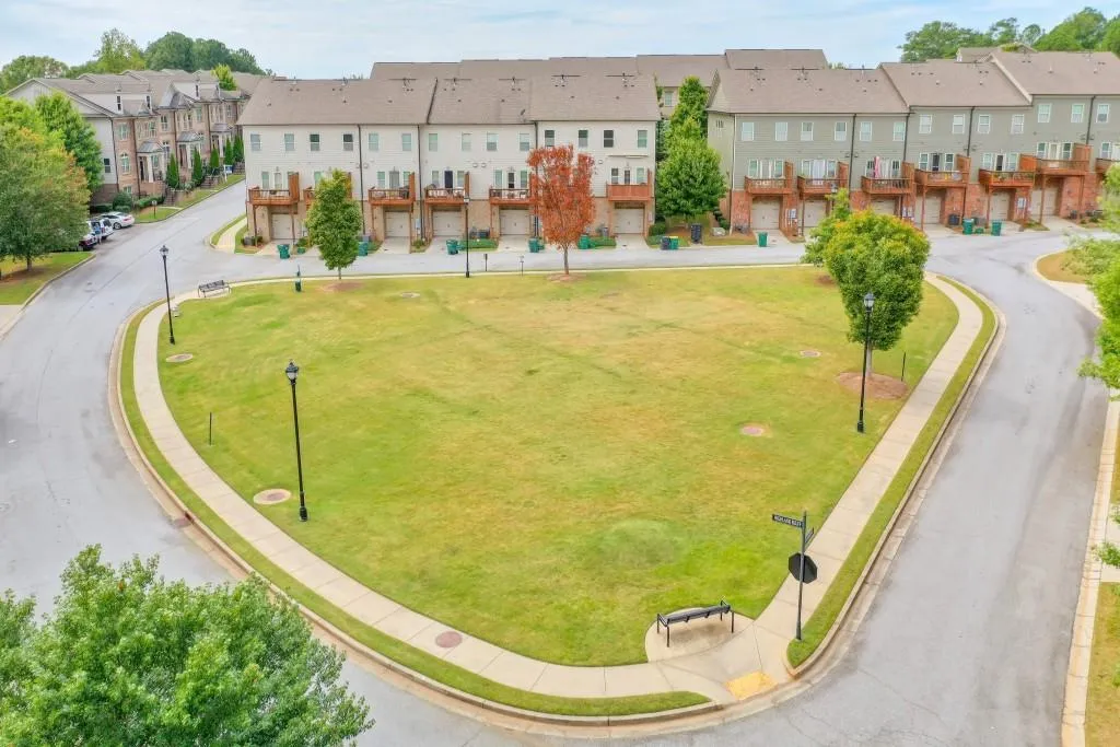7180 Glisten Avenue, Atlanta, Georgia 30328, 3 Bedrooms Bedrooms, ,3 BathroomsBathrooms,Residential,Sold,7180 Glisten Avenue,7536115