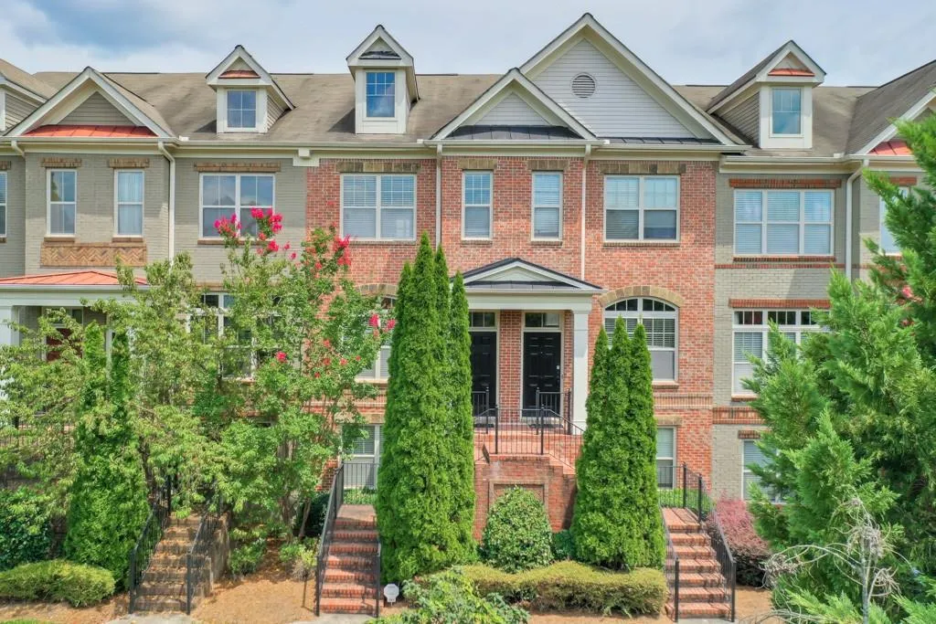 7180 Glisten Avenue, Atlanta, Georgia 30328, 3 Bedrooms Bedrooms, ,3 BathroomsBathrooms,Residential,Sold,7180 Glisten Avenue,7536115