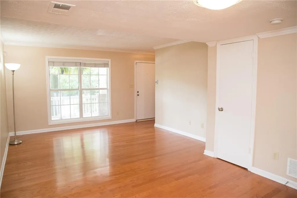 3200 Seven Pines Court Unit 103, Atlanta, Georgia 30339, 2 Bedrooms Bedrooms, ,1 BathroomBathrooms,Residential,Sold,3200 Seven Pines Court Unit 103,5874638