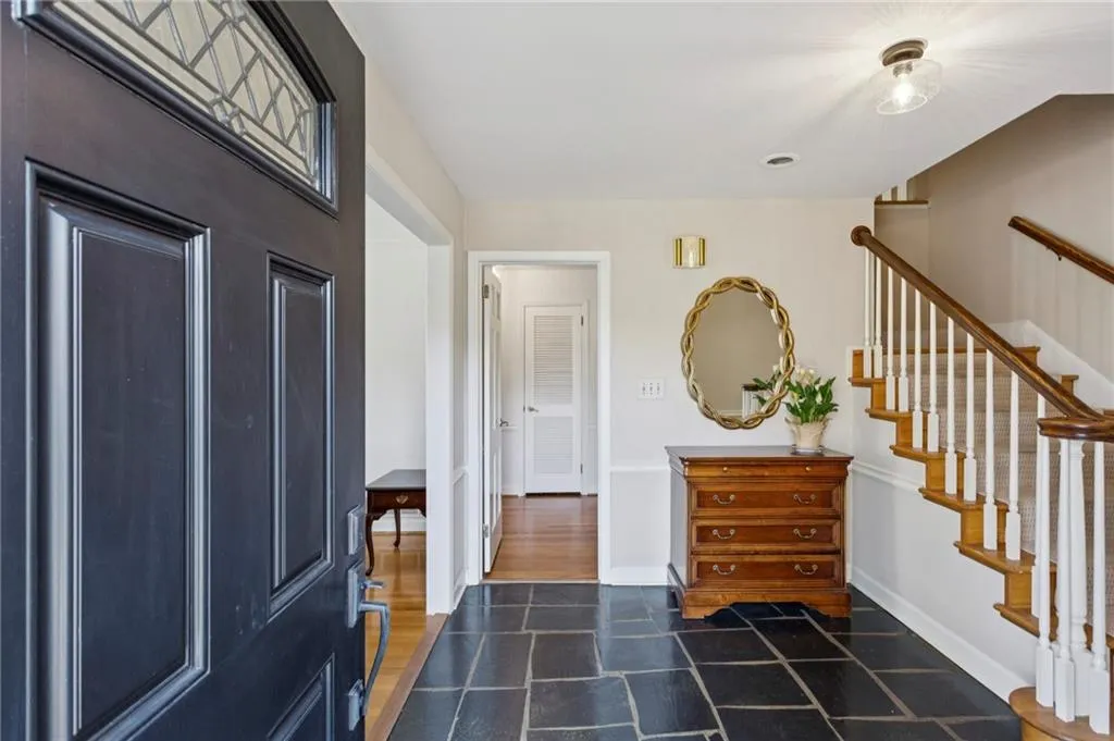 6105 River Shore Parkway, Atlanta, Georgia 30328, 5 Bedrooms Bedrooms, ,4 BathroomsBathrooms,Residential,For Sale,6105 River Shore Parkway,7720762