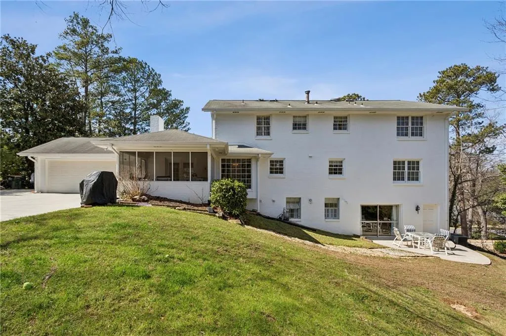6105 River Shore Parkway, Atlanta, Georgia 30328, 5 Bedrooms Bedrooms, ,4 BathroomsBathrooms,Residential,For Sale,6105 River Shore Parkway,7720762