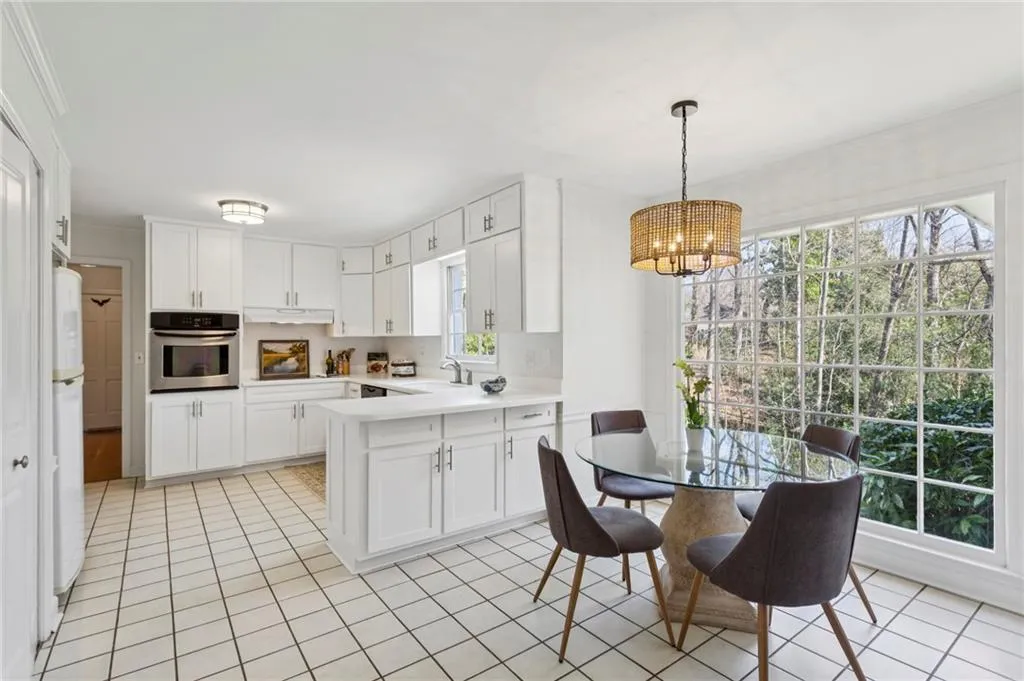 6105 River Shore Parkway, Atlanta, Georgia 30328, 5 Bedrooms Bedrooms, ,4 BathroomsBathrooms,Residential,For Sale,6105 River Shore Parkway,7720762