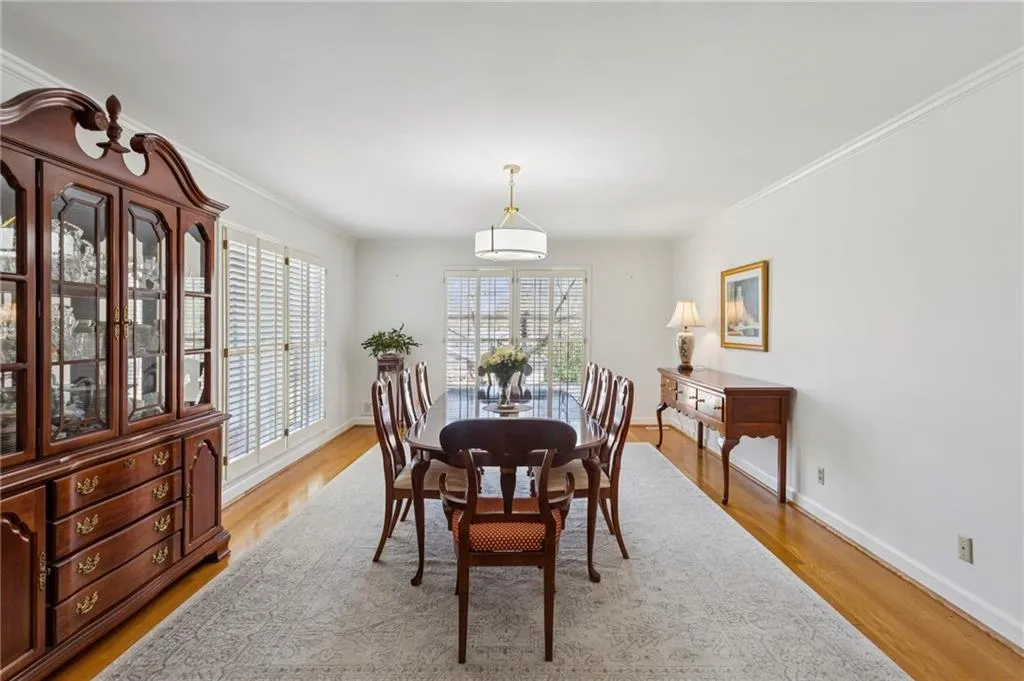 6105 River Shore Parkway, Atlanta, Georgia 30328, 5 Bedrooms Bedrooms, ,4 BathroomsBathrooms,Residential,For Sale,6105 River Shore Parkway,7720762