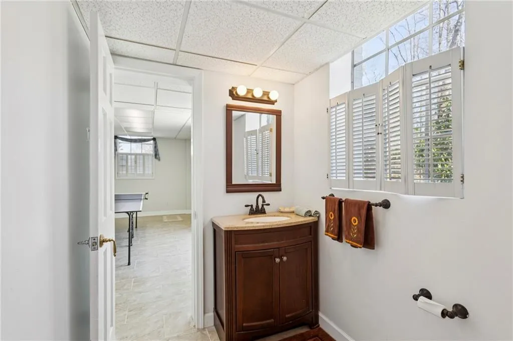 6105 River Shore Parkway, Atlanta, Georgia 30328, 5 Bedrooms Bedrooms, ,4 BathroomsBathrooms,Residential,For Sale,6105 River Shore Parkway,7720762