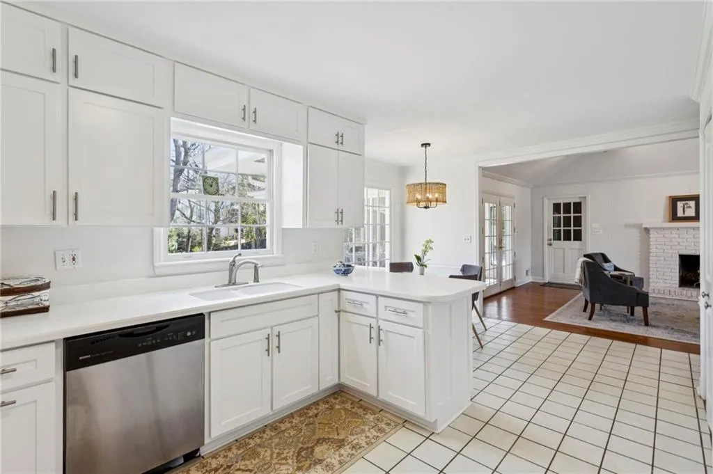 6105 River Shore Parkway, Atlanta, Georgia 30328, 5 Bedrooms Bedrooms, ,4 BathroomsBathrooms,Residential,For Sale,6105 River Shore Parkway,7720762