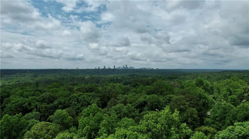5315 Peachtree Dunwoody Road, Sandy Springs, Georgia 30342, 4 Bedrooms Bedrooms, ,3 BathroomsBathrooms,Residential,Sold,5315 Peachtree Dunwoody Road,6899074