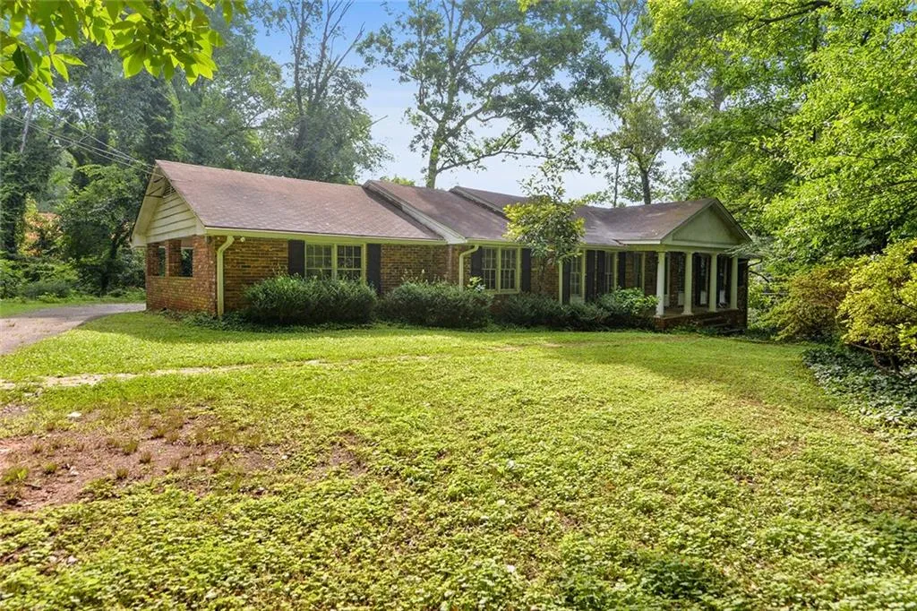 5315 Peachtree Dunwoody Road, Sandy Springs, Georgia 30342, 4 Bedrooms Bedrooms, ,3 BathroomsBathrooms,Residential,Sold,5315 Peachtree Dunwoody Road,6899074