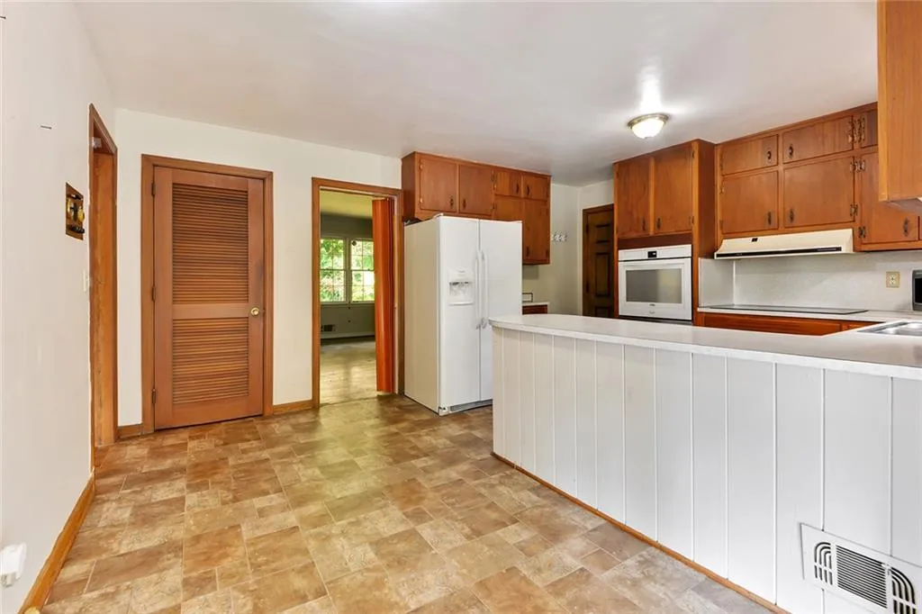 5315 Peachtree Dunwoody Road, Sandy Springs, Georgia 30342, 4 Bedrooms Bedrooms, ,3 BathroomsBathrooms,Residential,Sold,5315 Peachtree Dunwoody Road,6899074