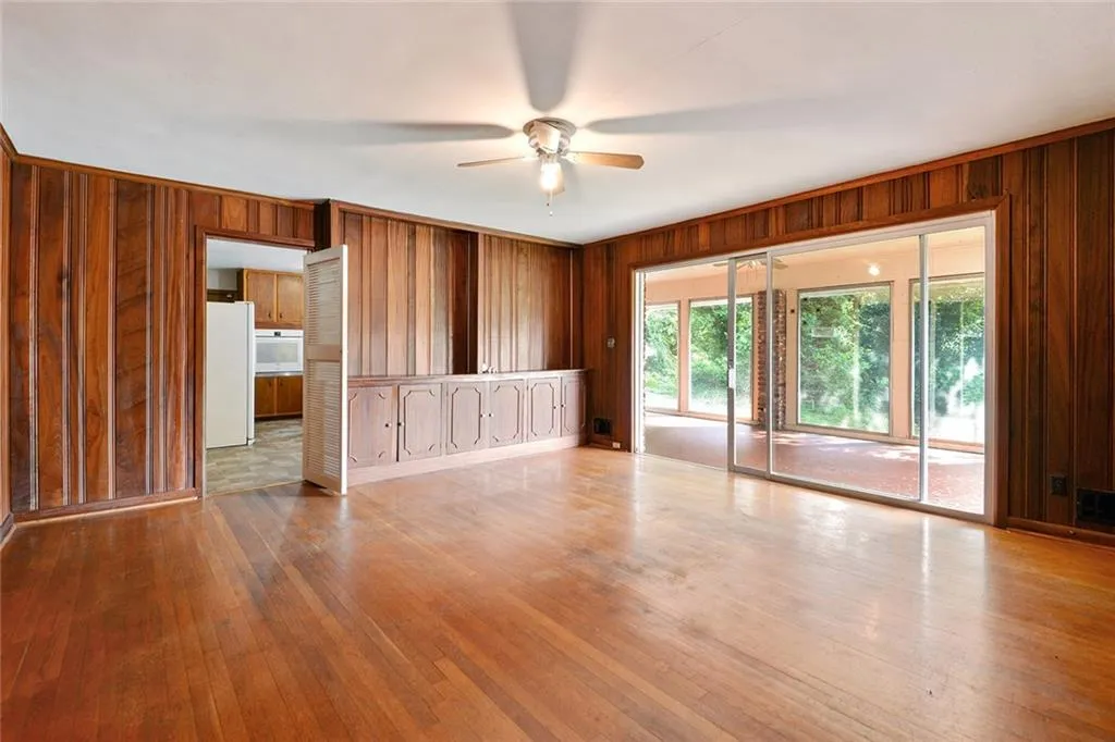 5315 Peachtree Dunwoody Road, Sandy Springs, Georgia 30342, 4 Bedrooms Bedrooms, ,3 BathroomsBathrooms,Residential,Sold,5315 Peachtree Dunwoody Road,6899074