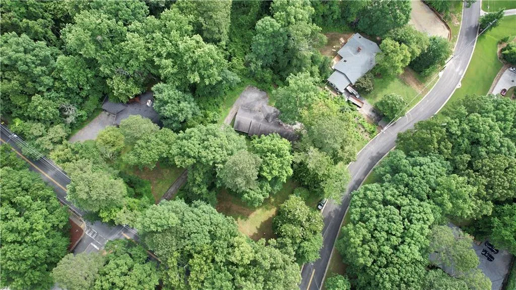 5315 Peachtree Dunwoody Road, Sandy Springs, Georgia 30342, 4 Bedrooms Bedrooms, ,3 BathroomsBathrooms,Residential,Sold,5315 Peachtree Dunwoody Road,6899074