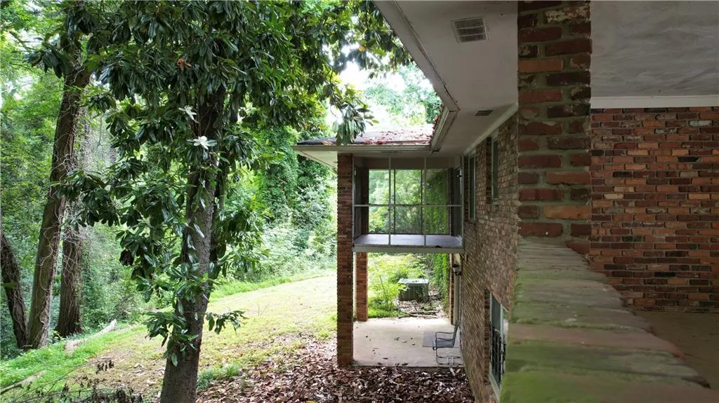 5315 Peachtree Dunwoody Road, Sandy Springs, Georgia 30342, 4 Bedrooms Bedrooms, ,3 BathroomsBathrooms,Residential,Sold,5315 Peachtree Dunwoody Road,6899074