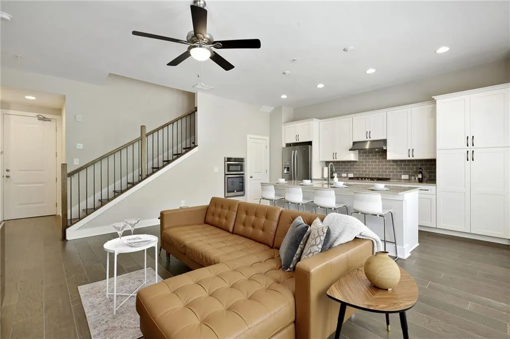 6709 Cadence Boulevard, Sandy Springs, Georgia 30328, 1 Bedroom Bedrooms, ,1 BathroomBathrooms,Residential,Sold,6709 Cadence Boulevard,6718536