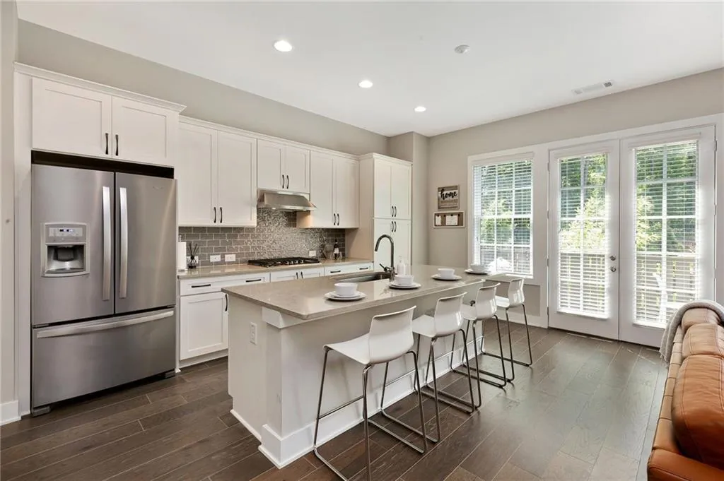 6709 Cadence Boulevard, Sandy Springs, Georgia 30328, 1 Bedroom Bedrooms, ,1 BathroomBathrooms,Residential,Sold,6709 Cadence Boulevard,6718536