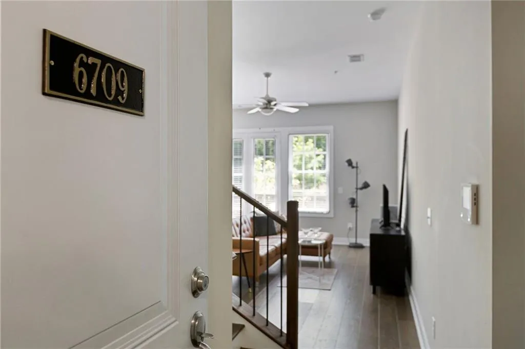 6709 Cadence Boulevard, Sandy Springs, Georgia 30328, 1 Bedroom Bedrooms, ,1 BathroomBathrooms,Residential,Sold,6709 Cadence Boulevard,6718536