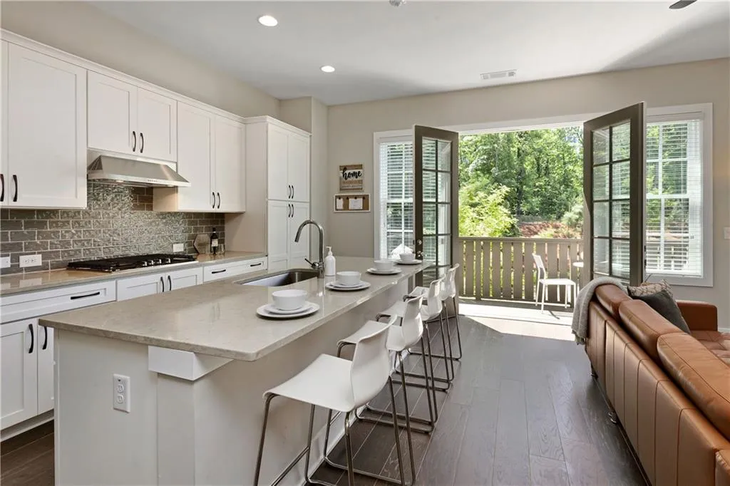 6709 Cadence Boulevard, Sandy Springs, Georgia 30328, 1 Bedroom Bedrooms, ,1 BathroomBathrooms,Residential,Sold,6709 Cadence Boulevard,6718536
