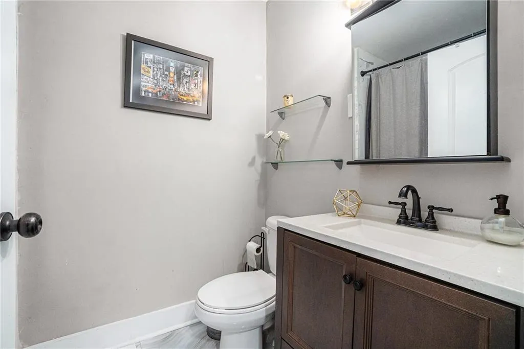 671 Center Hill Avenue Nw, Atlanta, Georgia 30318, 3 Bedrooms Bedrooms, ,2 BathroomsBathrooms,Residential,For Sale,671 Center Hill Avenue Nw,7653426